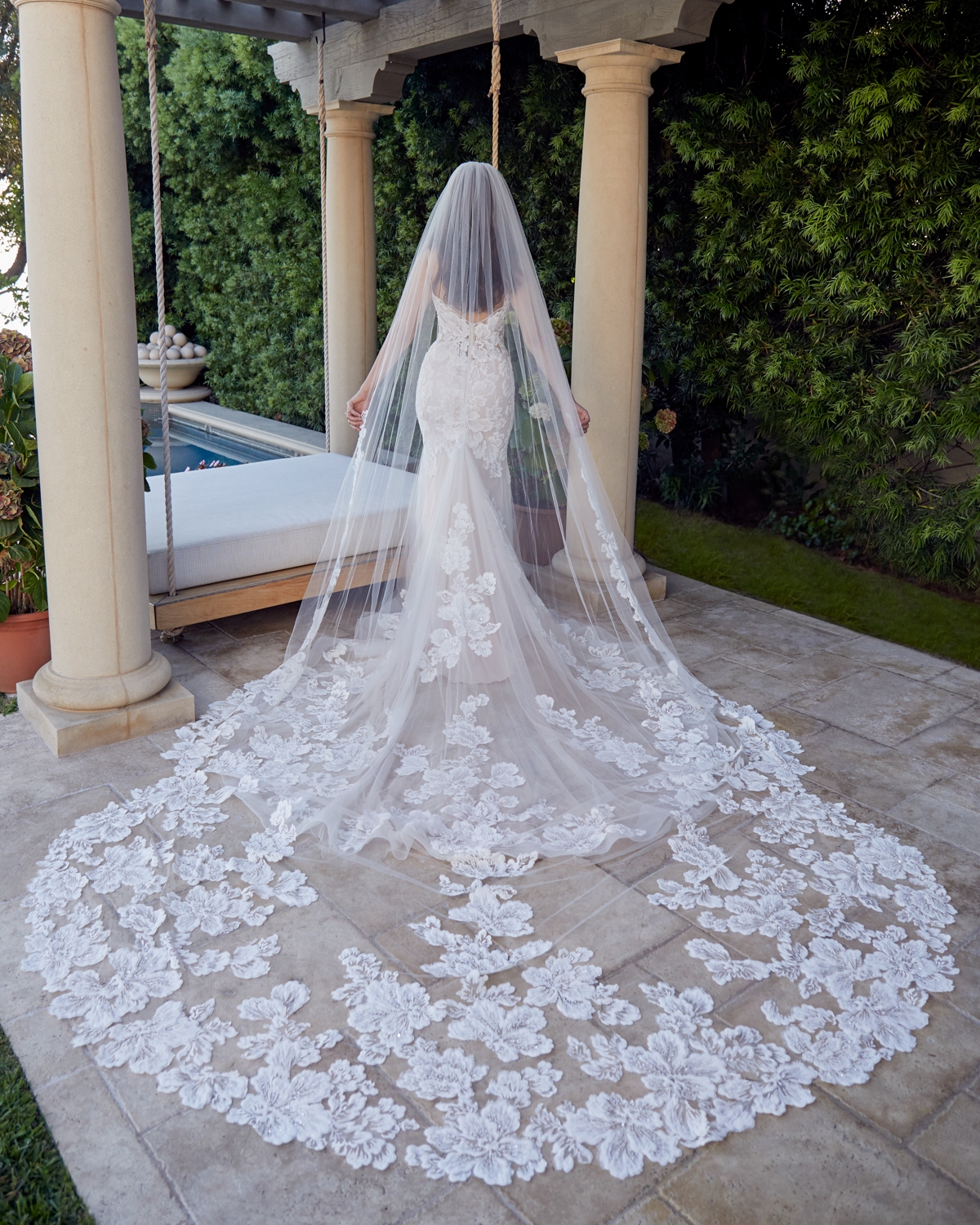 casablanca-bridal-gown-01.jpg